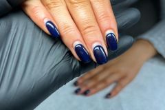 Simplistic-Nails-070